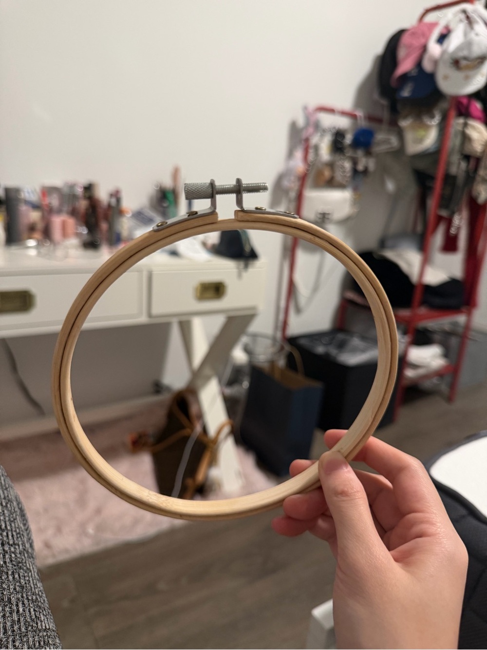 Wooden Embroidery Hoop with Metal Fastener - Natural
